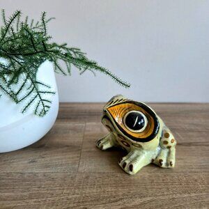 Mexican Tonala 3 3/4''tall paper mache hand painted frog figurine.